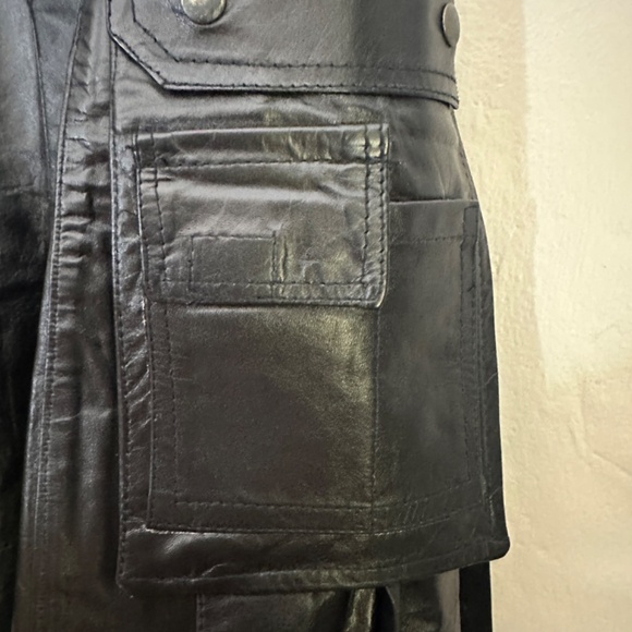 Leather Kilt High end handcrafted in US 40" waist 23" drop hem to waist Buckles - Picture 6 of 7